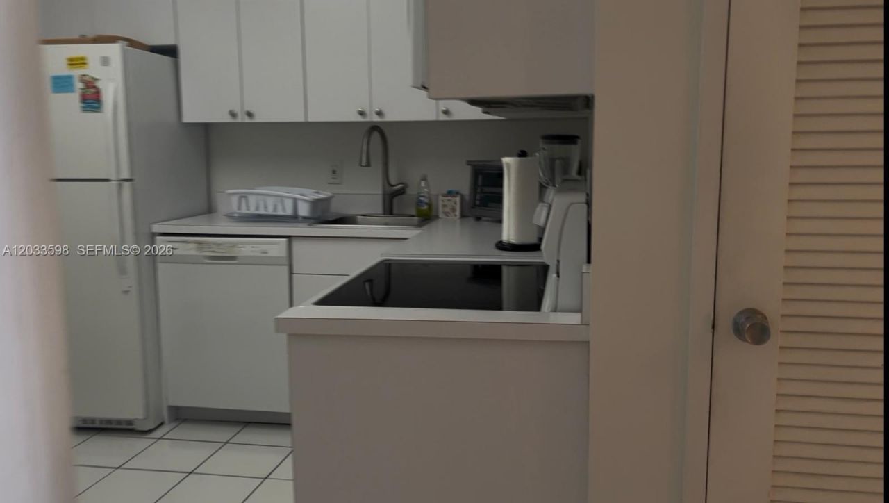 5161 Collins Ave, Unit 1702, Miami Beach, FL 33140 Photo