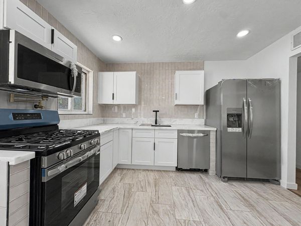 5606 Hannett Avenue NE, Albuquerque, NM 87110