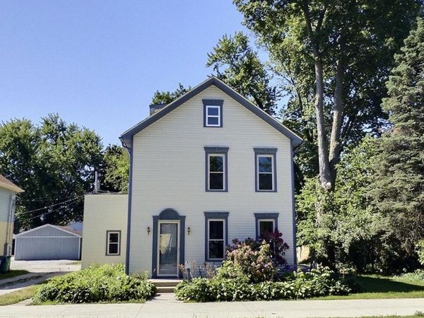 510 1st Street , La Porte, IN 46350