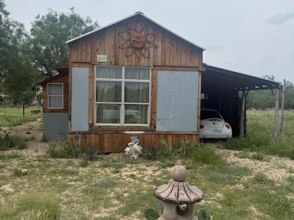 245 Maverick, El Indio, TX 78860
