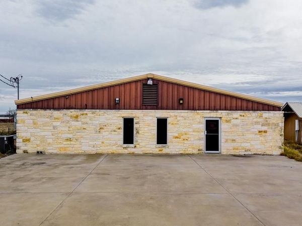 2045 FM 2367, Carrizo Springs, TX 78834