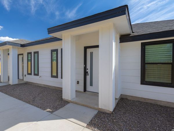 1990 Las Quintas Blvd, Eagle Pass, TX 78552