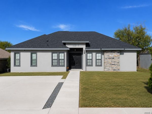 2213 Willow Trail, Eagle Pass, TX 78852