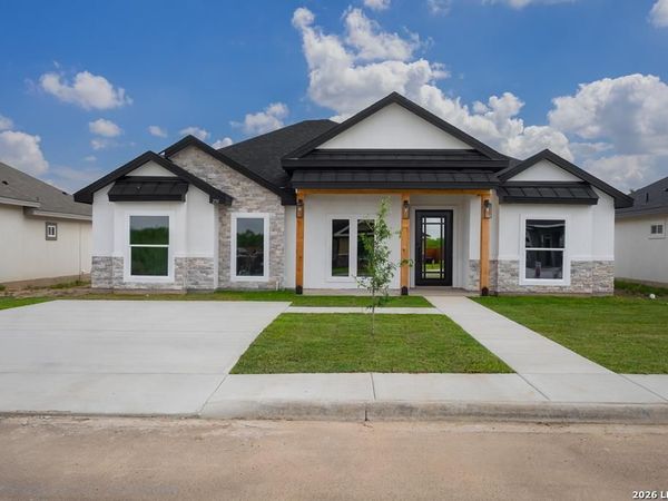 256 Bayo Drive, Eagle Pass, TX 78852
