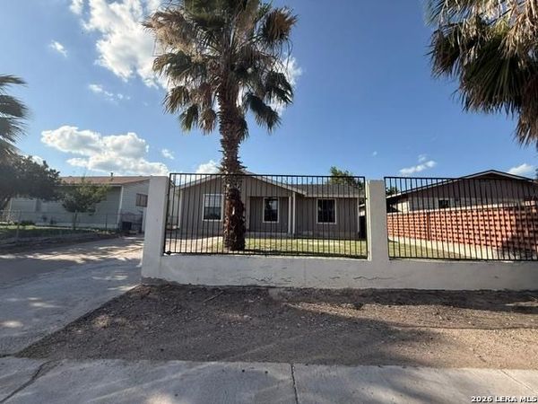 1981 Hoover St., Eagle Pass, TX 78852