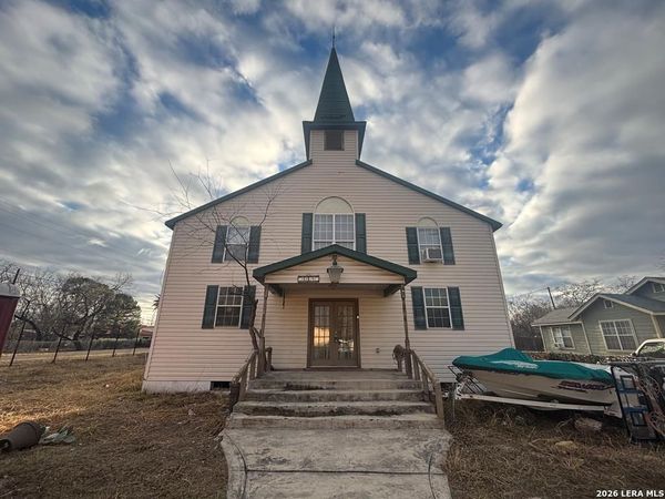 619 Second St, Quemado, TX 78877