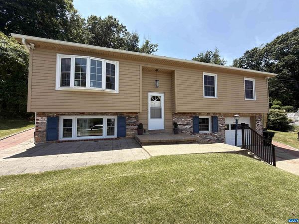 665 GLORIA PL , Staunton, VA 24401
