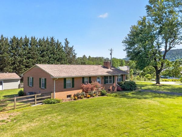 18 WINDY ACRES CIR , Afton, VA 22920
