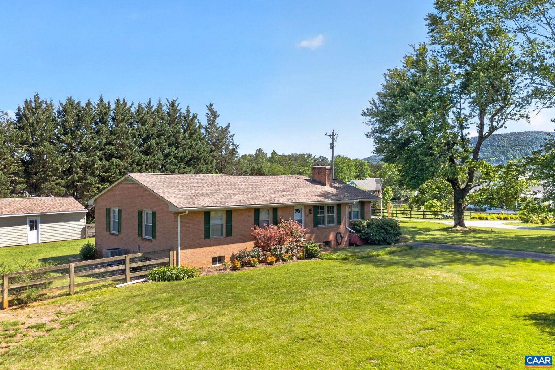 18 Windy Acres Cir, Afton, VA 22920 Main Photo