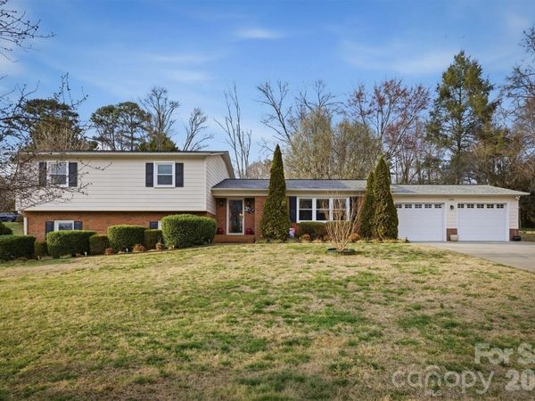 1405 Lower Creek Drive NE, Lenoir, NC 28645
