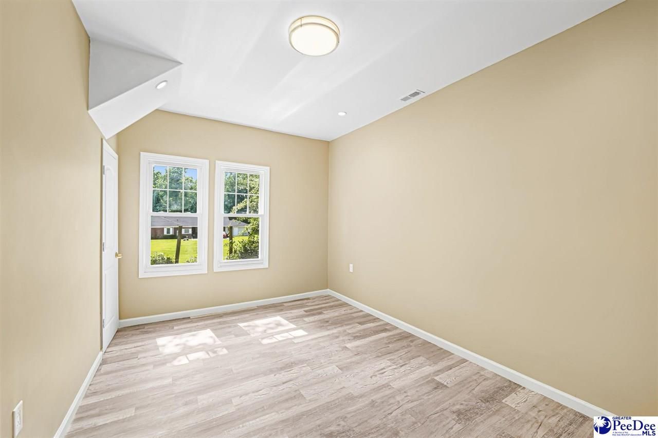 307 E 1st Ave. Photo 16