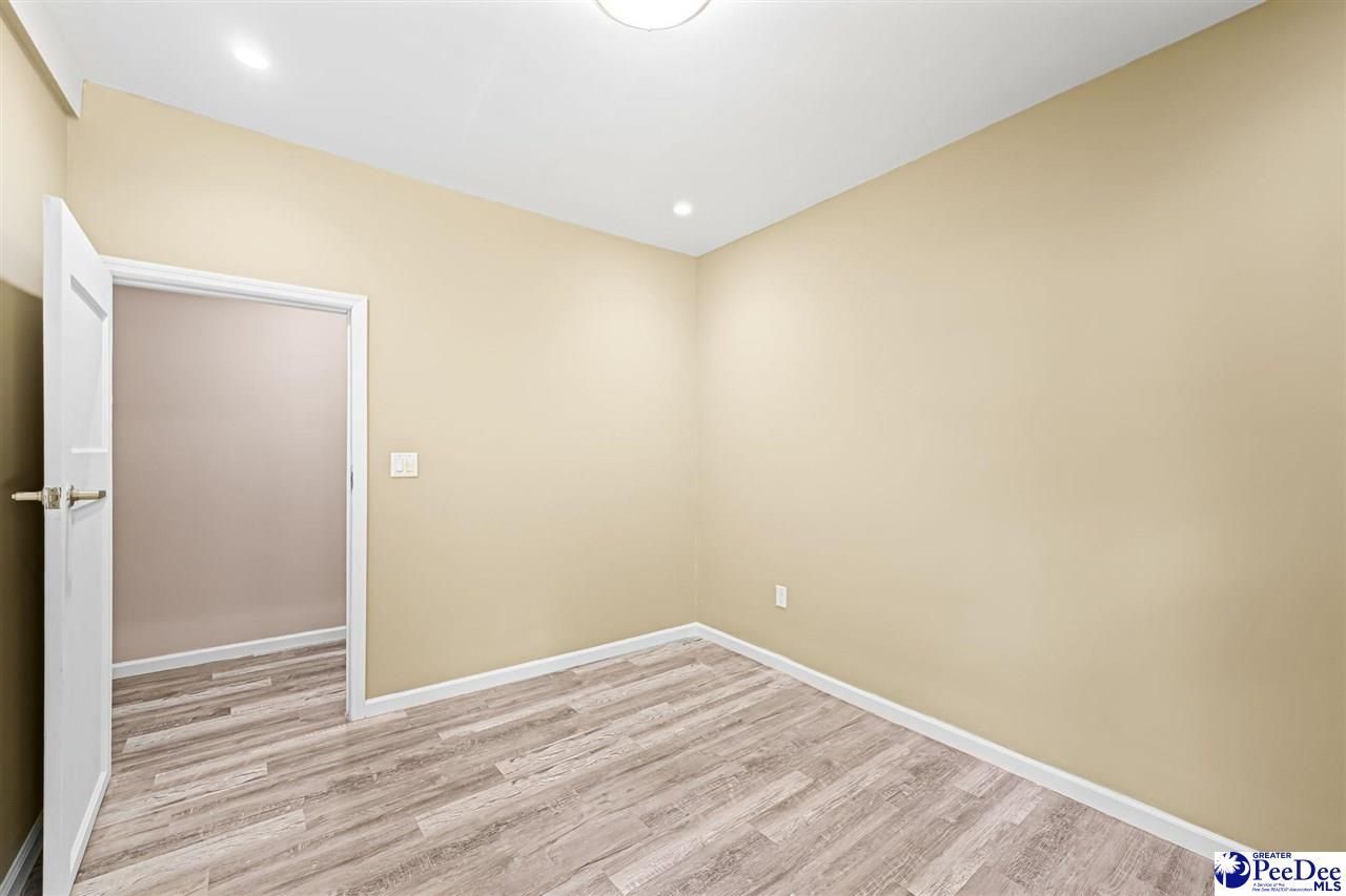 307 E 1st Ave. Photo 21