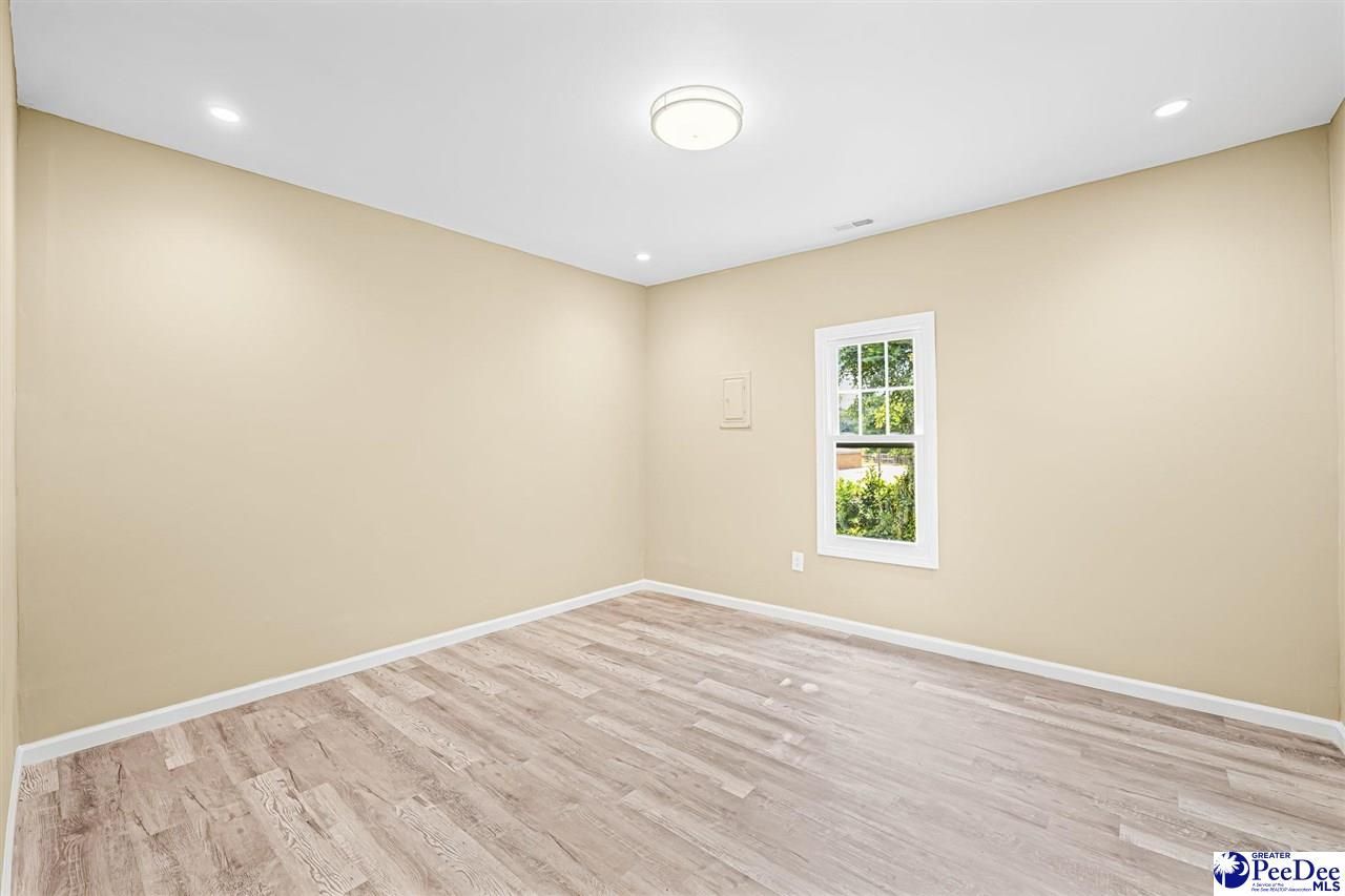 307 E 1st Ave. Photo 22
