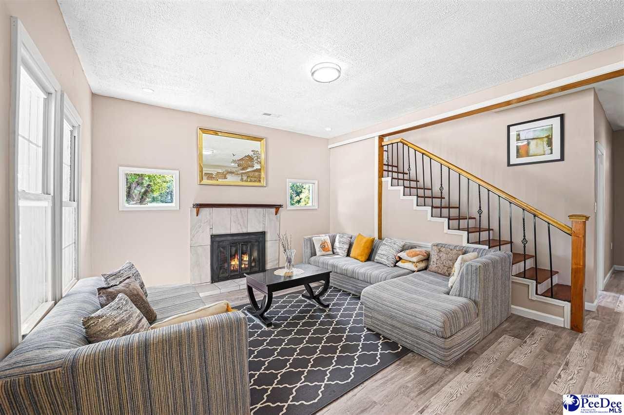 307 E 1st Ave. Photo 5