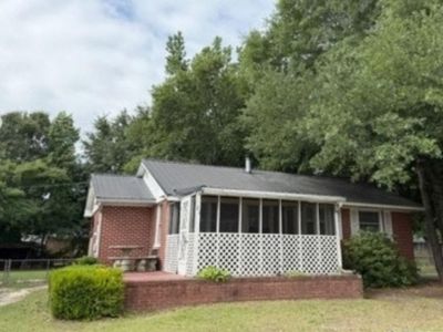 21 Manor Road, Cheraw, SC 29520