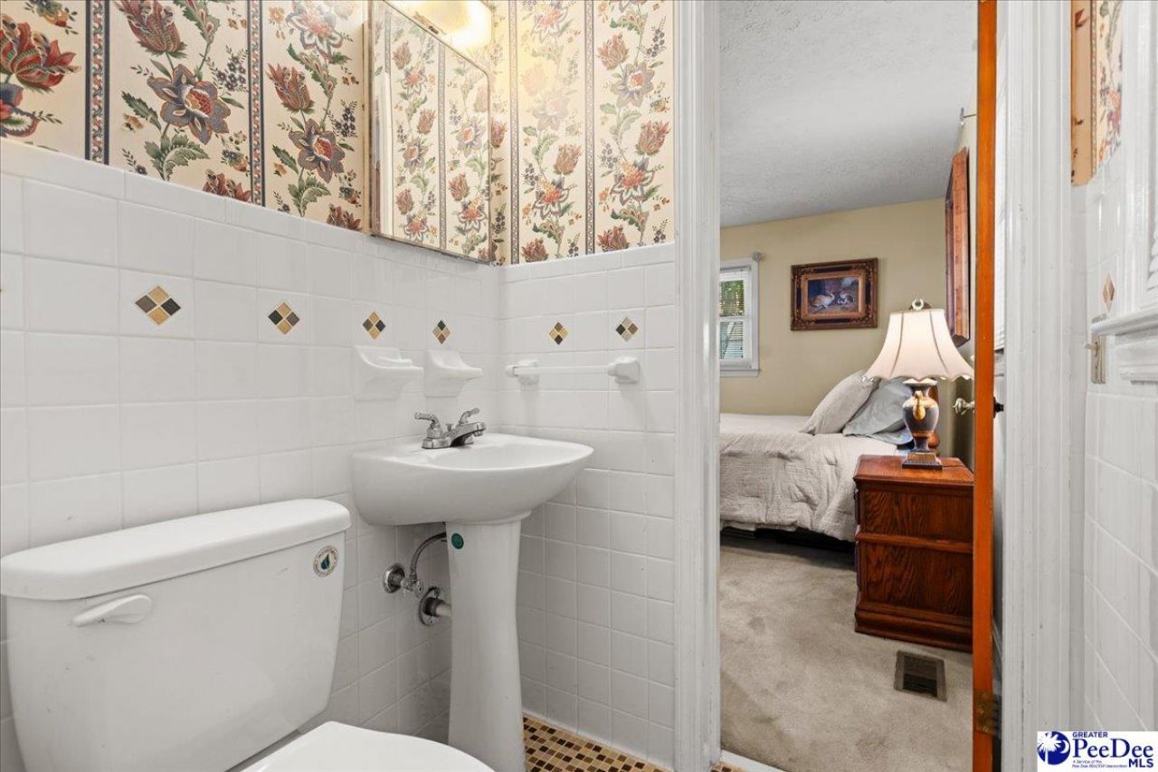 1922 Bellevue Drive Photo 21