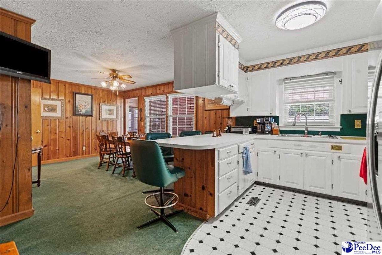 1922 Bellevue Drive Photo 8