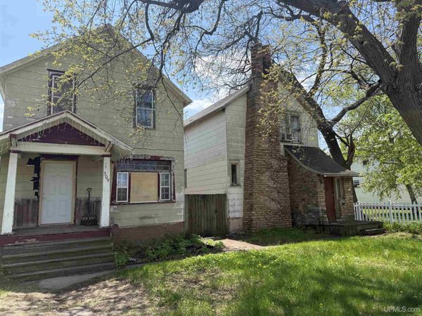 509 S 1st Avenue, Escanaba, MI 49829