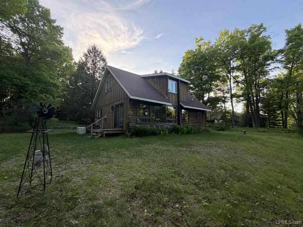 6782 Magpie Lane, Republic Twp, MI 49879