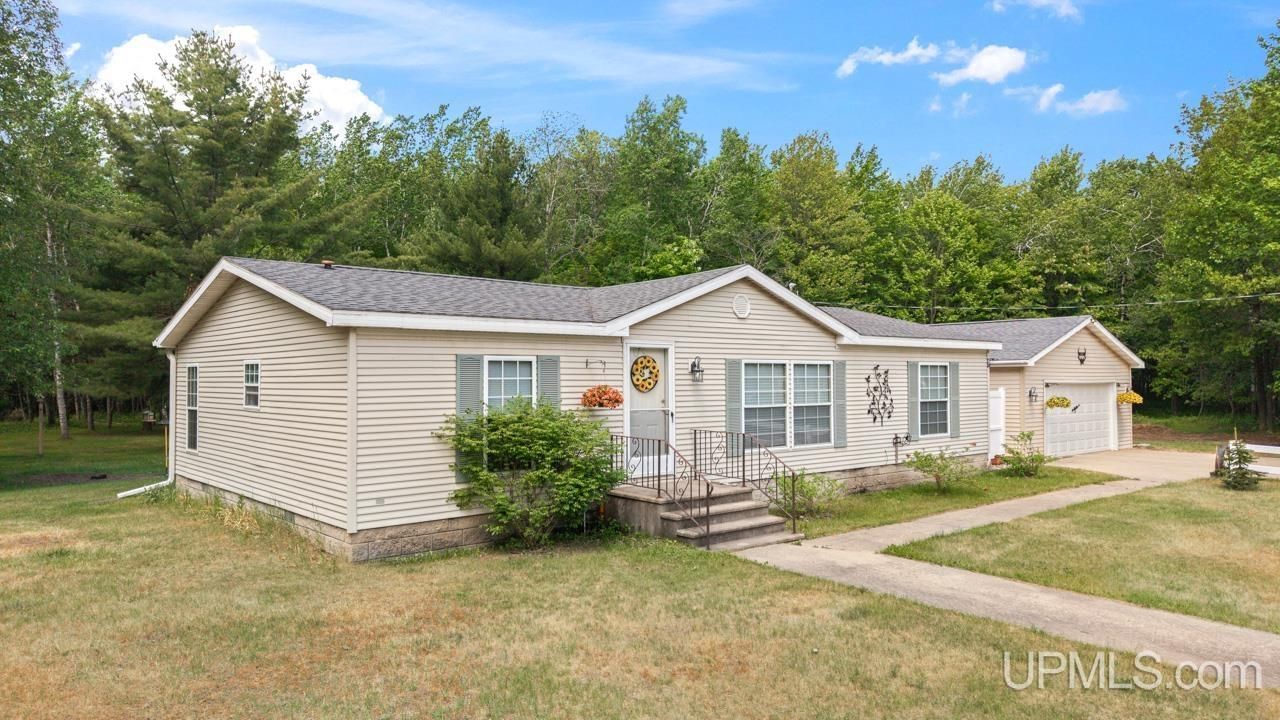 6081 23rd Lane, Escanaba Twp, MI 49837 Main Photo