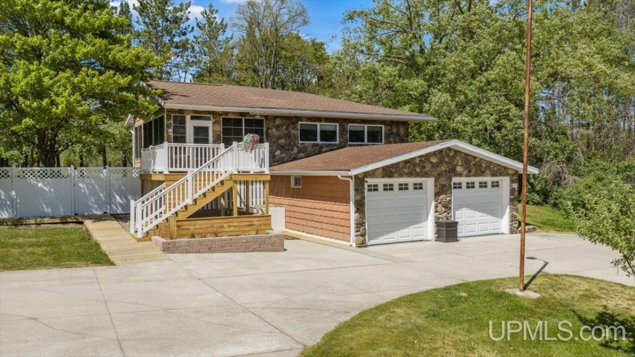 9551 Truax D Lane, Cornell Twp, MI 49818 Main Photo