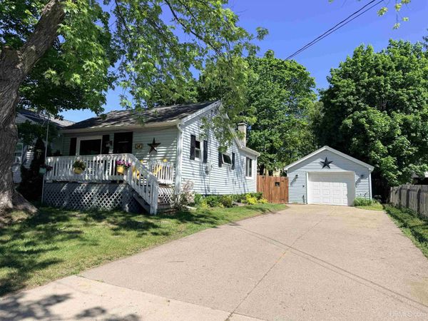 340 Mesnard Street, Marquette, MI 49855