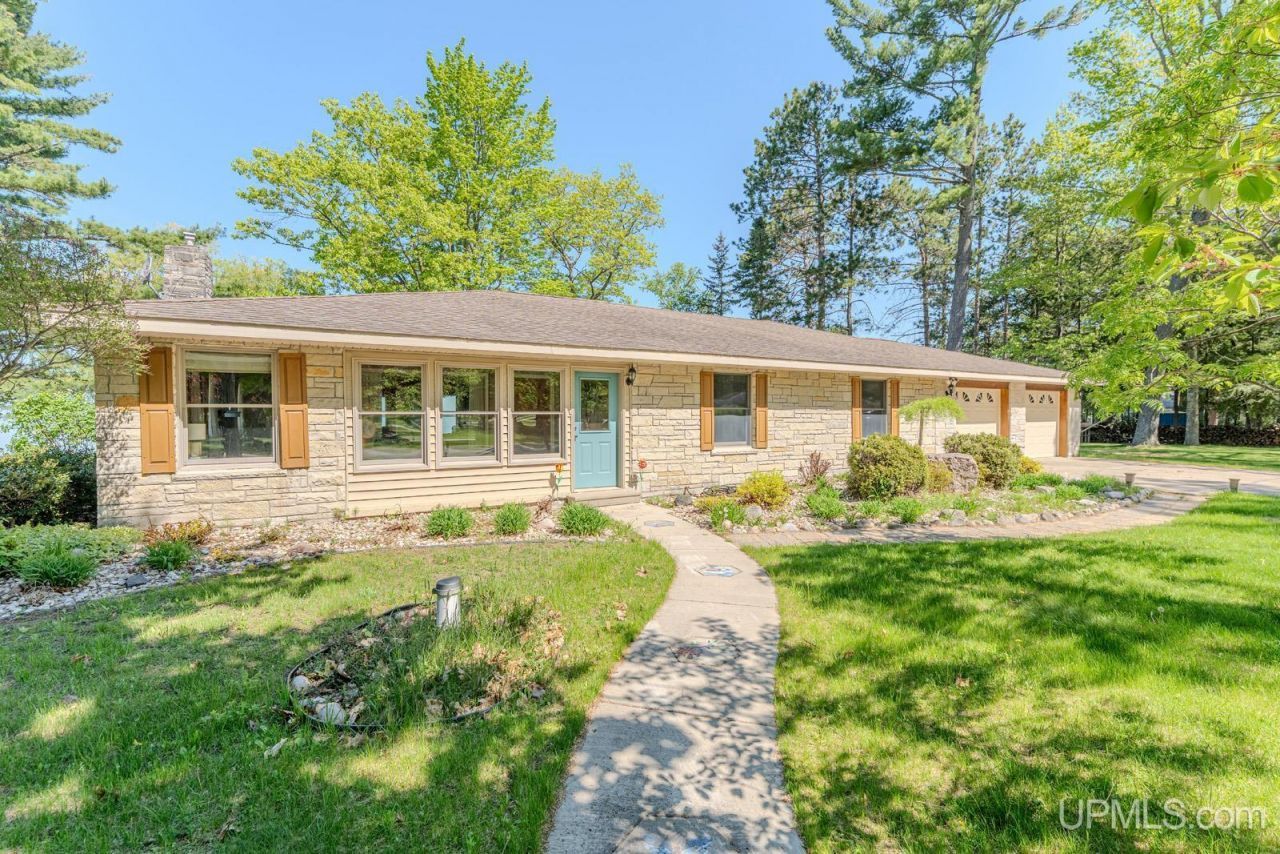 805n Indian Trail, Hiawatha Twp, MI 49854 Main Photo
