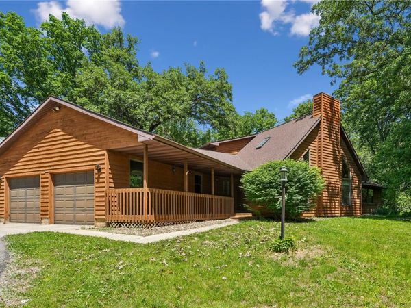 4084 Crest View NE, Solon, IA 52333