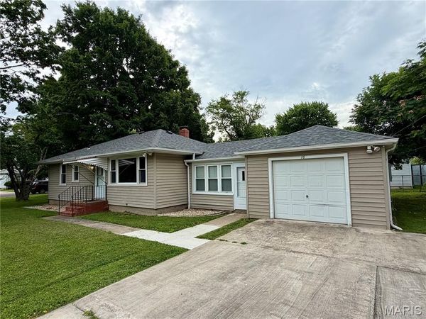 78 N Circle Drive , East Alton, IL 62024