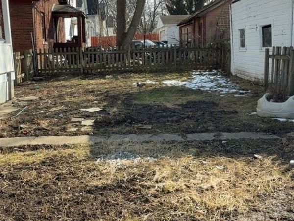 4615 Henritze Avenue , Cleveland, OH 44109