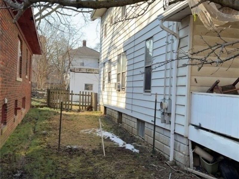 4615 Henritze Avenue, Cleveland, OH 44109 Photo 6