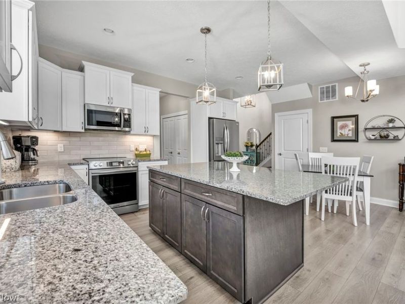 606 Monteforte Court , Unit 43, Avon Lake, OH 44012 Photo 14