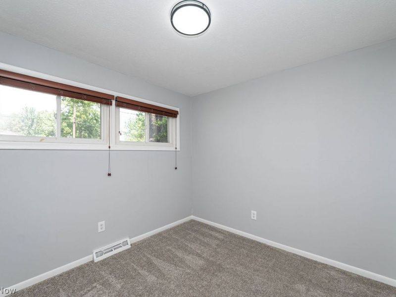 33072 Edward Avenue , Eastlake, OH 44095 Photo 19