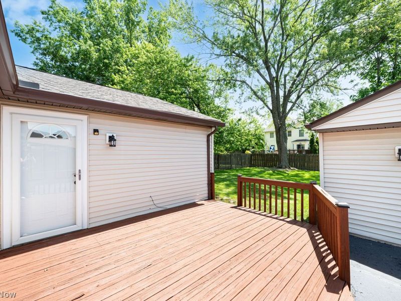 33072 Edward Avenue , Eastlake, OH 44095 Photo 29
