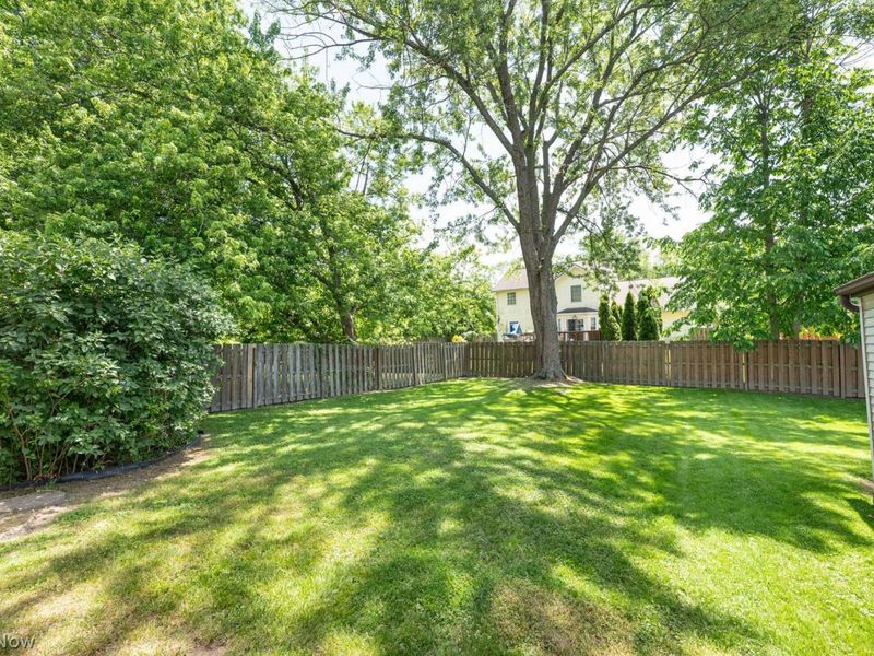 33072 Edward Avenue , Eastlake, OH 44095 Photo 32