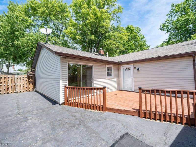 33072 Edward Avenue , Eastlake, OH 44095 Photo 36