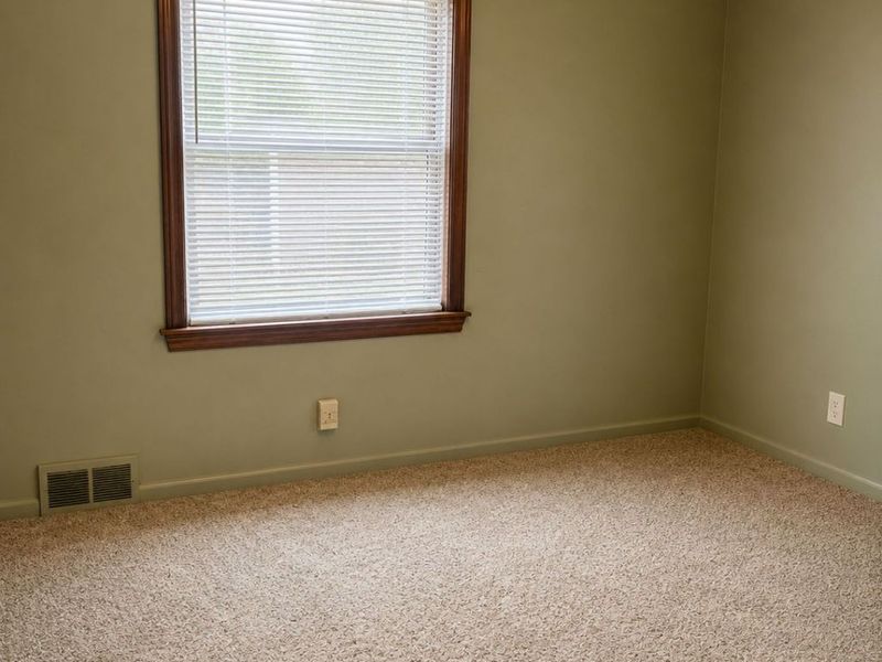 921 Garfield Street , Struthers, OH 44471 Photo 11