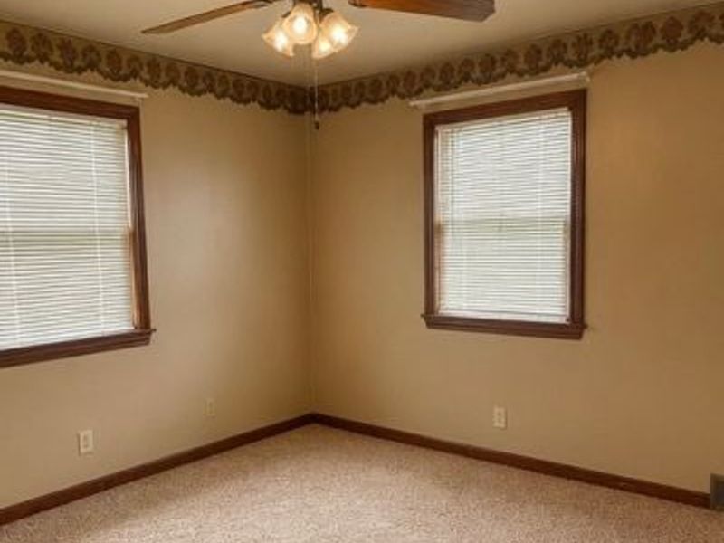 921 Garfield Street , Struthers, OH 44471 Photo 12
