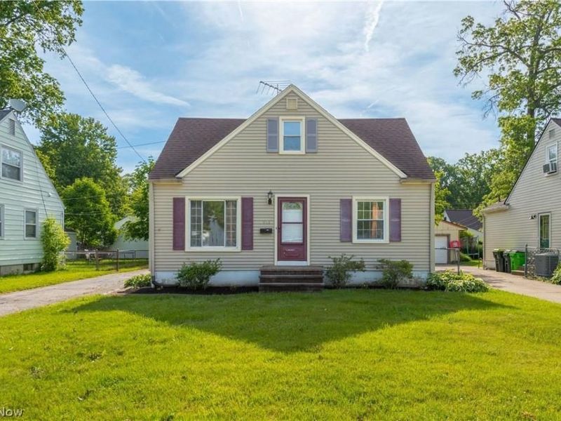 221 Inwood Boulevard , Avon Lake, OH 44012 Photo 1