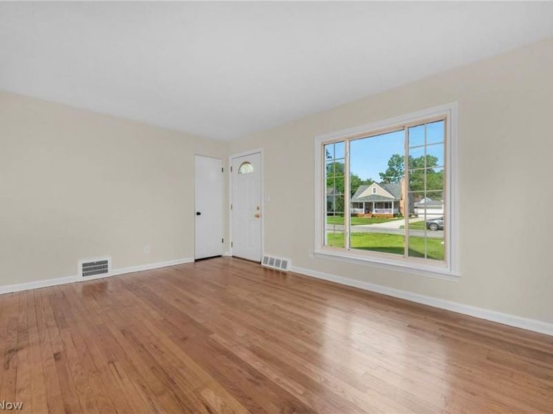 221 Inwood Boulevard , Avon Lake, OH 44012 Photo 10