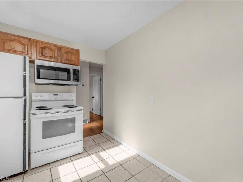 221 Inwood Boulevard , Avon Lake, OH 44012 Photo 13