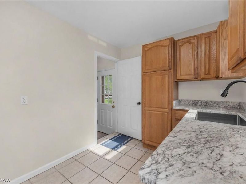 221 Inwood Boulevard , Avon Lake, OH 44012 Photo 14