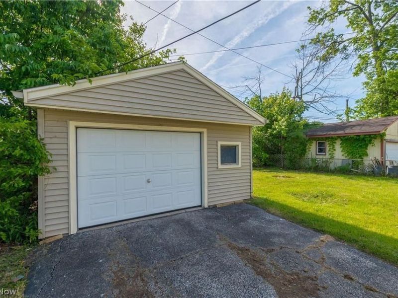 221 Inwood Boulevard , Avon Lake, OH 44012 Photo 45