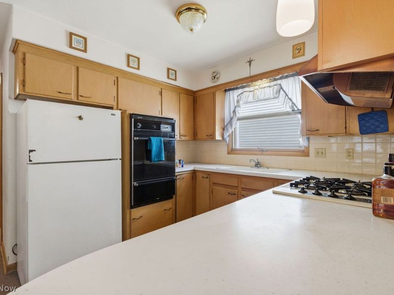 1058 W 29th Street , Lorain, OH 44052 Photo 16