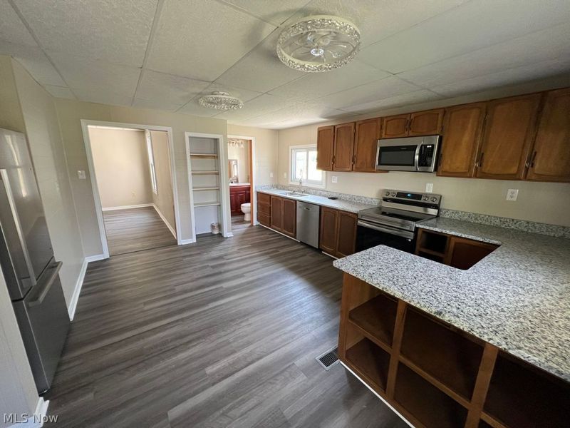 451 Ohio Avenue , Salem, OH 44460 Photo 6