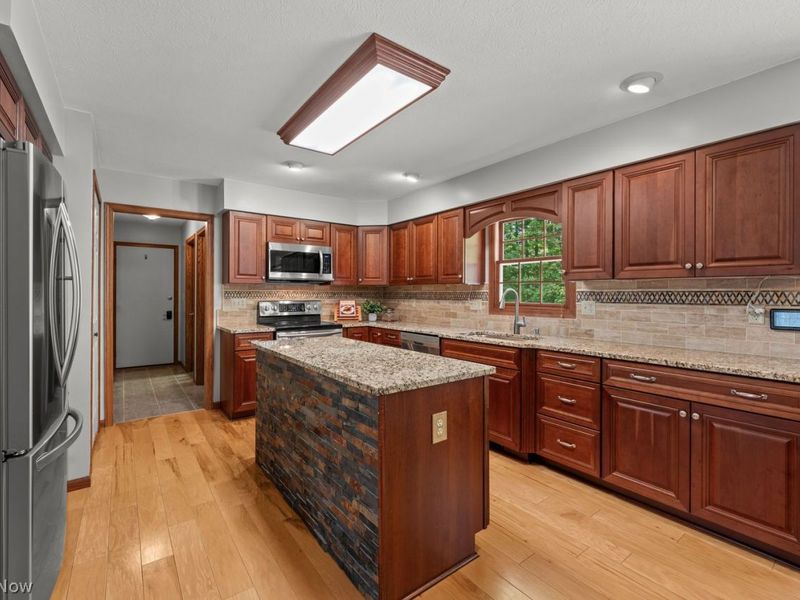 7974 Princewood Drive , Hudson, OH 44236 Photo 8