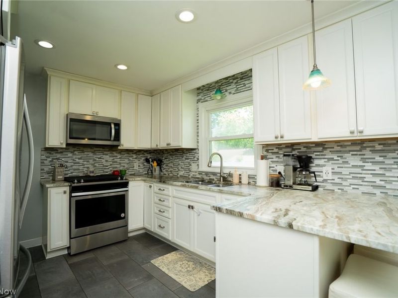 421 Wildwood Drive , Youngstown, OH 44512 Photo 4