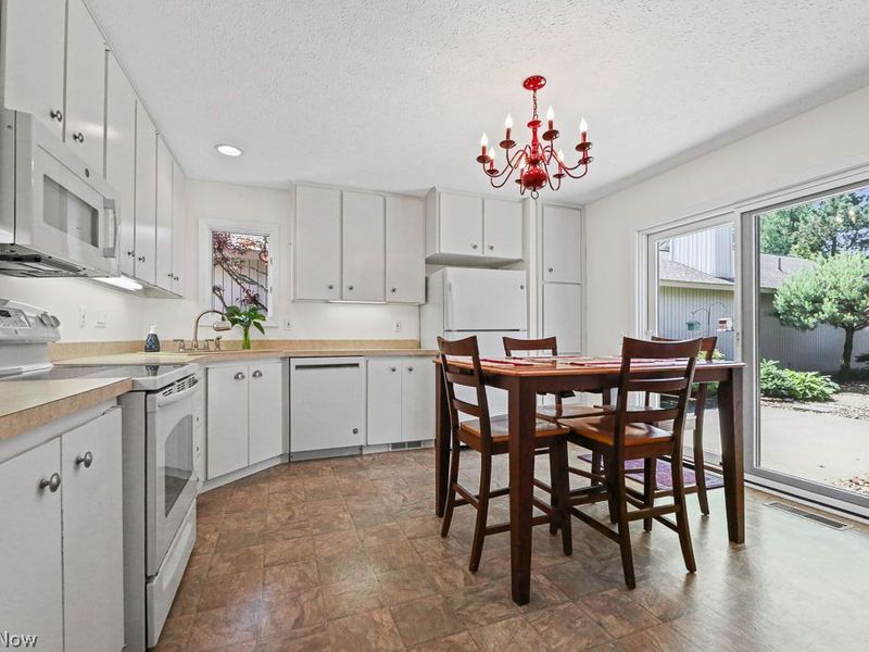 33180 Glenwood Court , North Ridgeville, OH 44039 Photo 7
