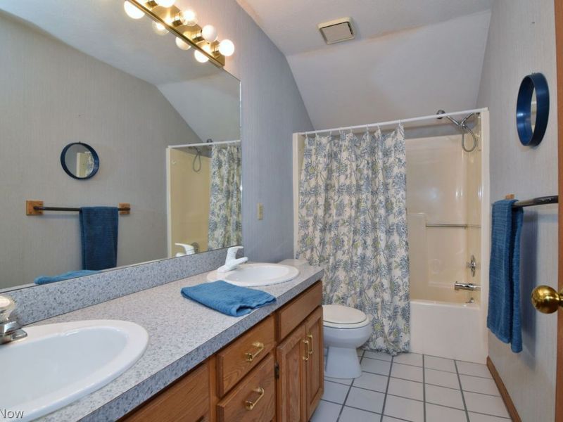 20816 S Woodland Road , Shaker Heights, OH 44122 Photo 27