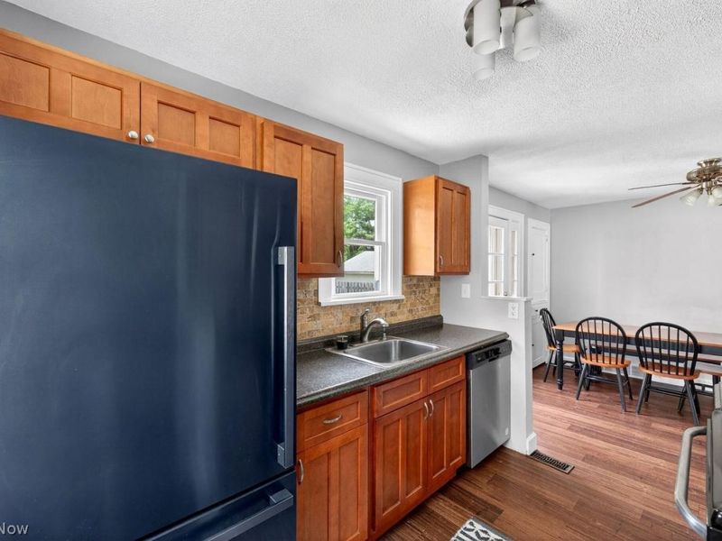 321 Waverly Street , Berea, OH 44017 Photo 12